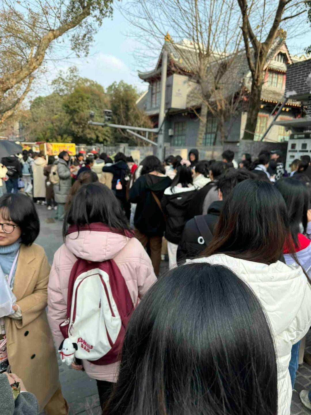 985研究生退学摆摊卖土豆泥日入700元:过自己想要的生活|封面头条