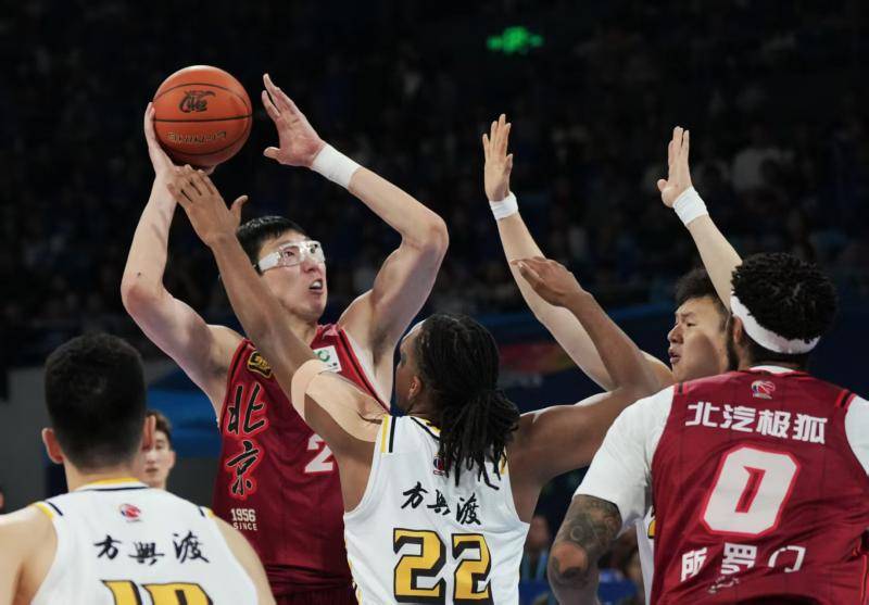 CBA总决赛|限制不住布朗+末节崩盘 北汽男篮再度不敌广厦