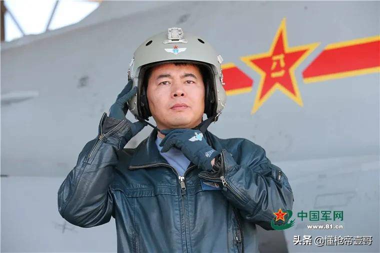 中国特种兵新装备摸秃美军，网友：你跟我说这是解放军？