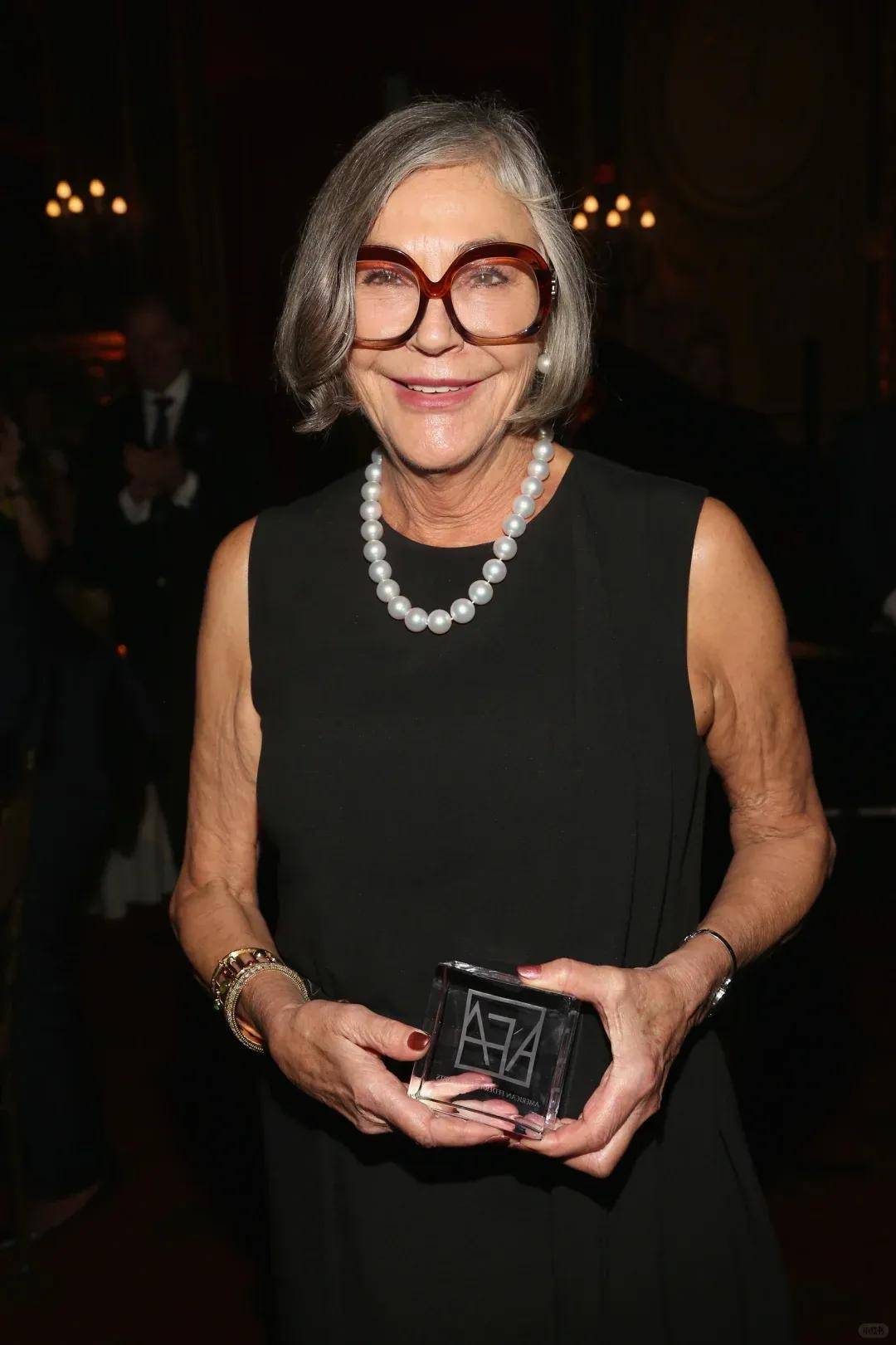 身家千亿美元的沃尔玛小公主:不上班,不生娃,只烧钱