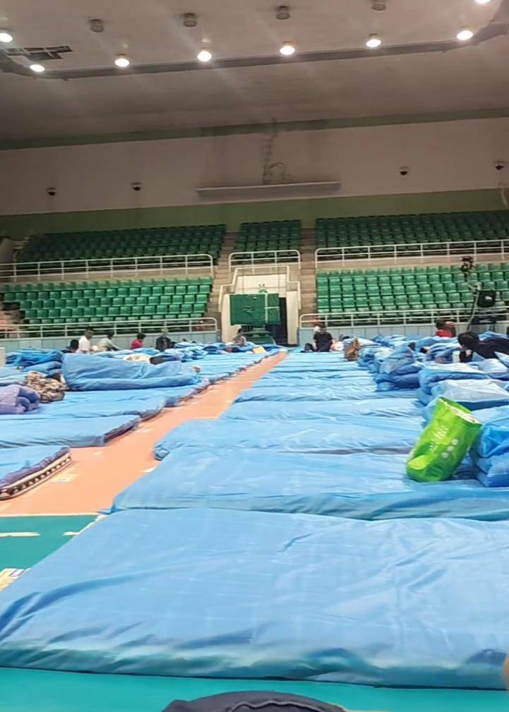 兰州大学连续3年打地铺让新生家长免费住,新生第一碗兰州牛肉面校方买单,还送4A级以上景区门票