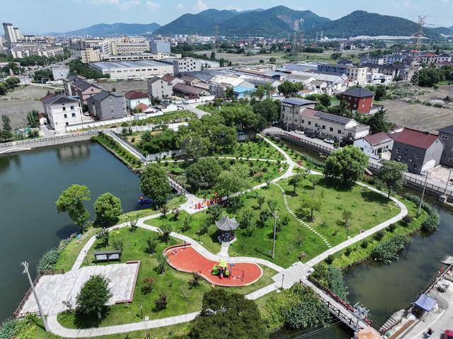 领航定向驾驭发展全局——习近平经济思想引领新时代经济工作述评之一