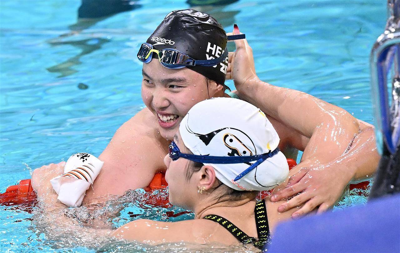 13岁“小孩姐”于子迪十五运会破13年亚洲纪录，成泳坛最年轻亚洲纪录保持者